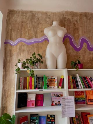 Jen do konce příštího týdne si můžete u nás na webu objednat jakoukoli knihu, co v Česku nemůžete sehnat! Dovezeme vám ji...