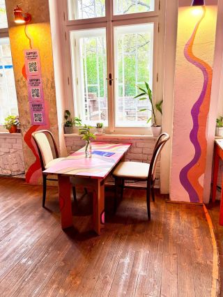 Venku začíná být pěkná zima! U nás je ale teplo, můžete si dát i svařák nebo horkou čokoládu! ❣️ It’s getting pretty cold...