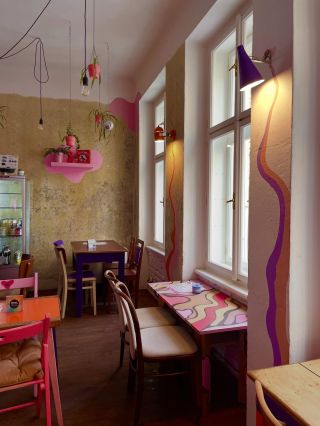 Pokud chcete navštívit Safe space Bookstore ještě do konce roku, stavte se do 22. 12.! Pak jsme se rozhodlx dát si volno a...